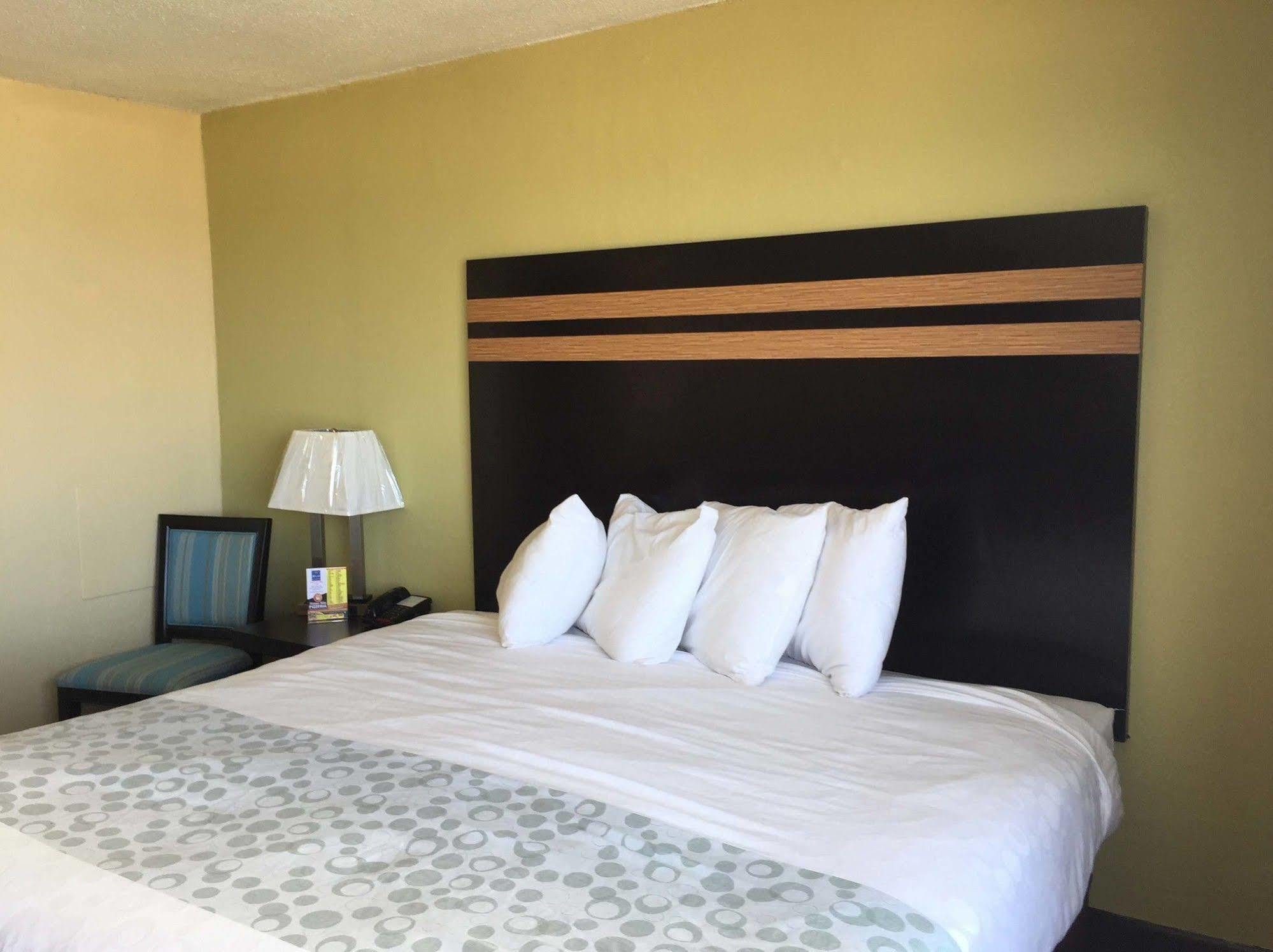Blu Atlantic Hotel & Suites Myrtle Beach Exterior photo